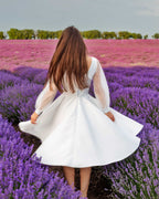 Rochie cununie civila midi din satin regal cu mâneci lungi și cordon detașabil în câmp de lavandă.