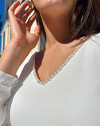 Rochie cununie civila midi cu mâneci lungi și decolteu cu perle, potrivită pentru cununie civilă.