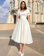 rochie alba eleganta din satin cu croiala A-line pentru ocazii speciale