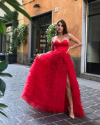 Robe longue rouge de cérémonie avec corset en satin et fente