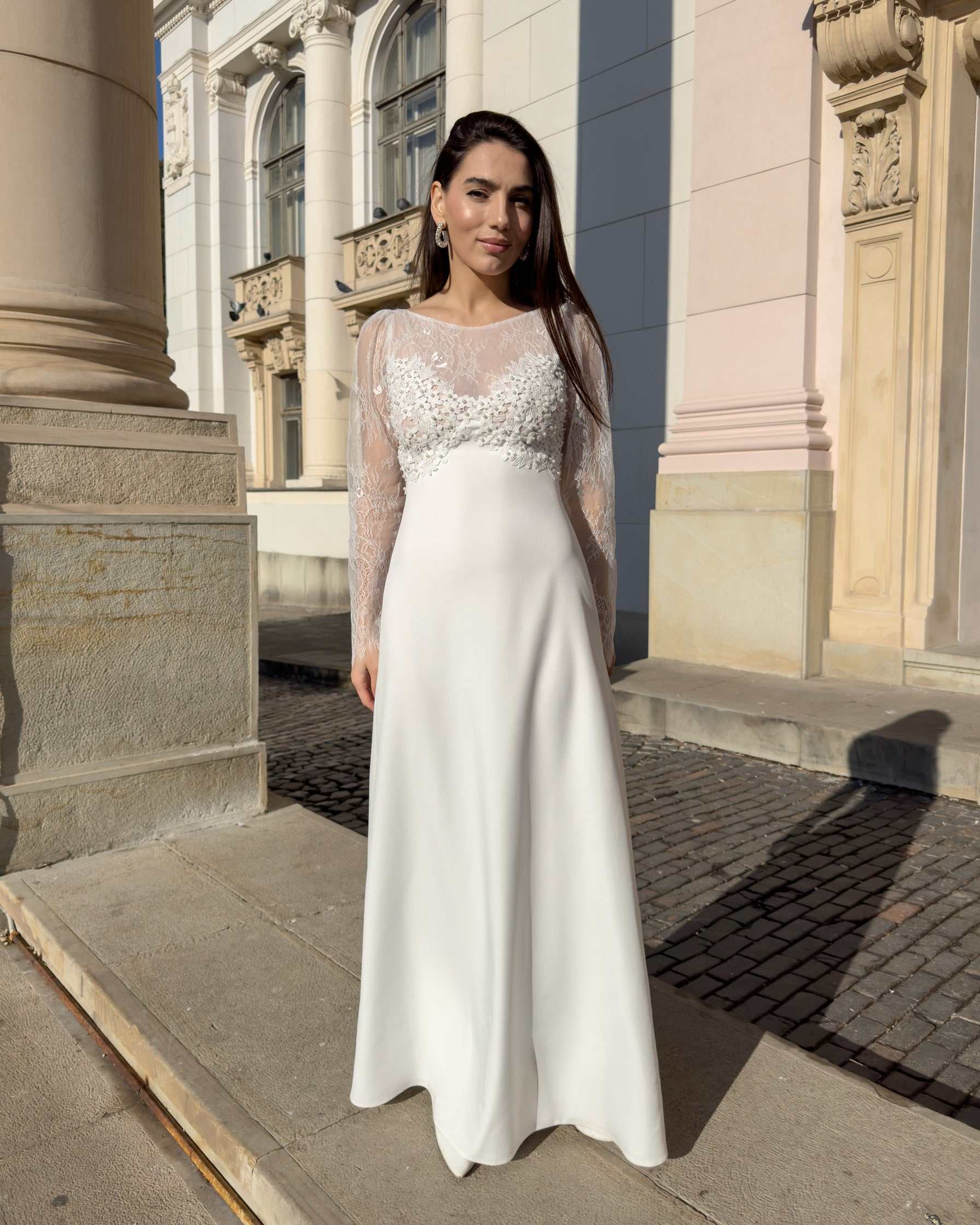 Robe de mariée élégante à manches en dentelle