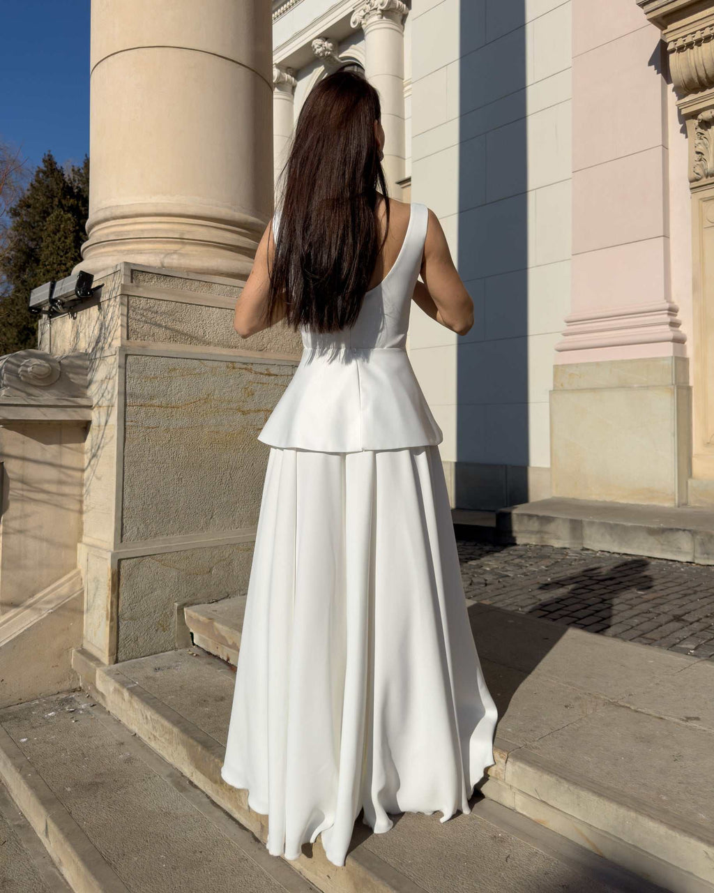 Robe de mariée avec péplum amovible