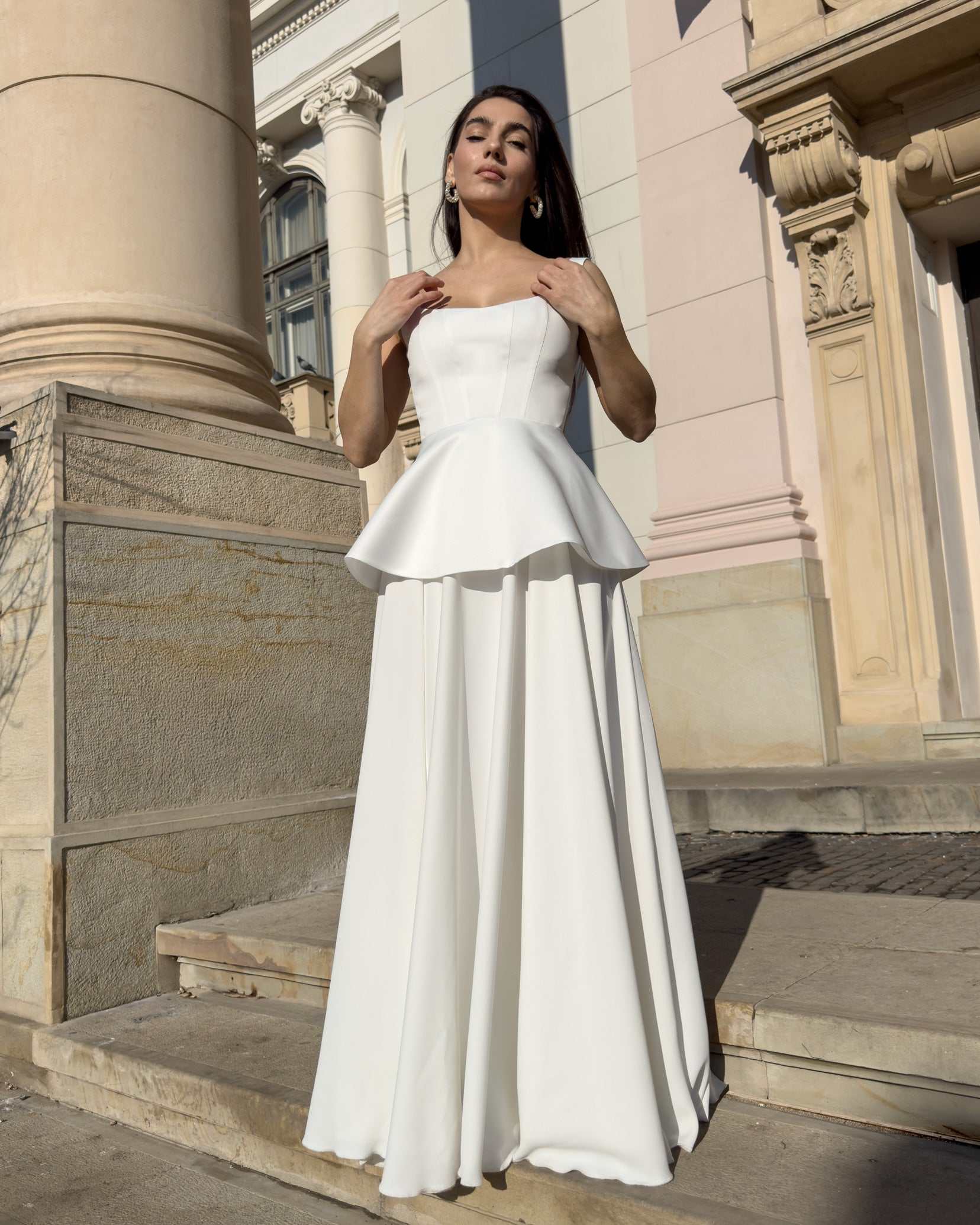 Robe de mariée avec péplum amovible