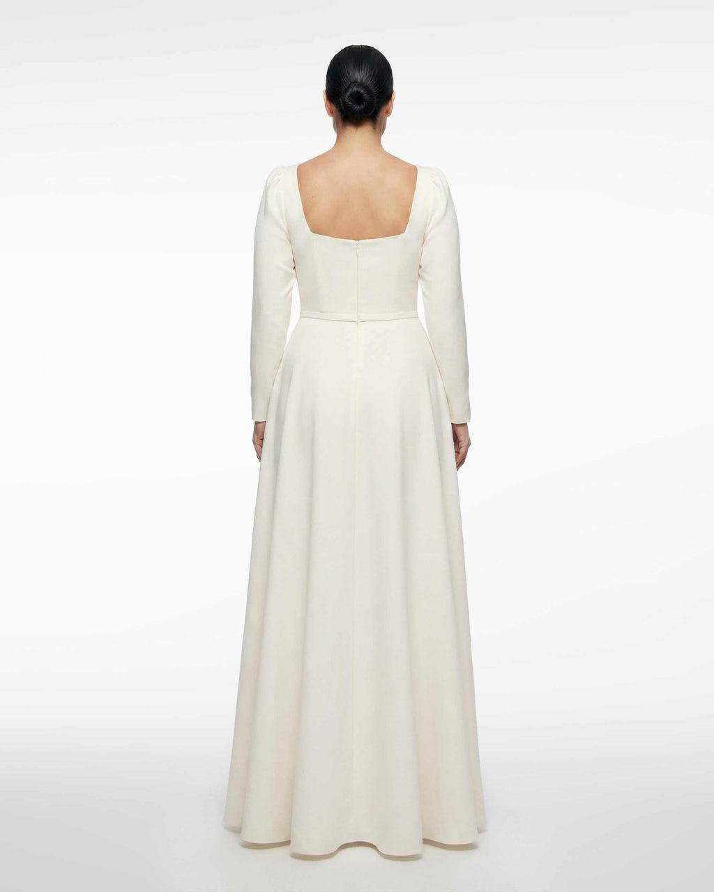 Robe de mariée classique, encolure carrée, manches longues 
