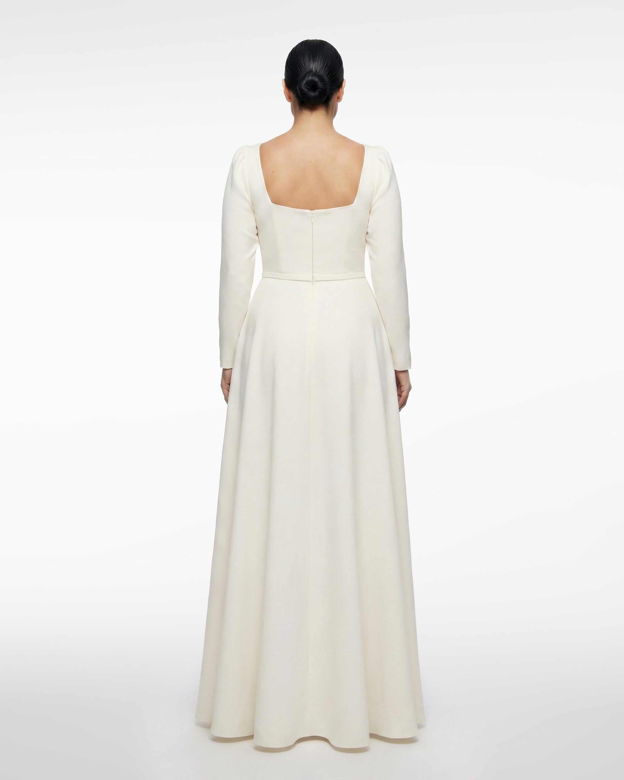 Robe de mariée classique, encolure carrée, manches longues 